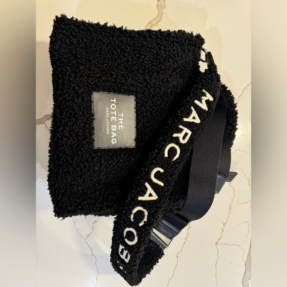 Marc Jacobs The Tote Bag - Picture 2 of 2
